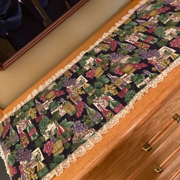 Buffet Scarf Table Runner Reversible Patterns Wine Bottles, Grapes & Leaves - Picture 6 of 16